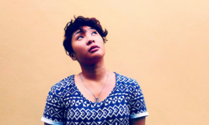 woman doing a lucid dreaming reality test